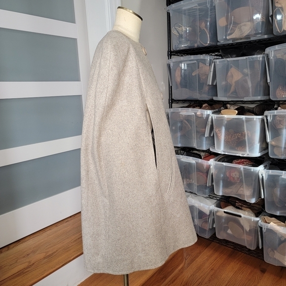 Vintage Lilli Ann Collections Wool Cape Structured Size see measurements - Picture 8 of 16